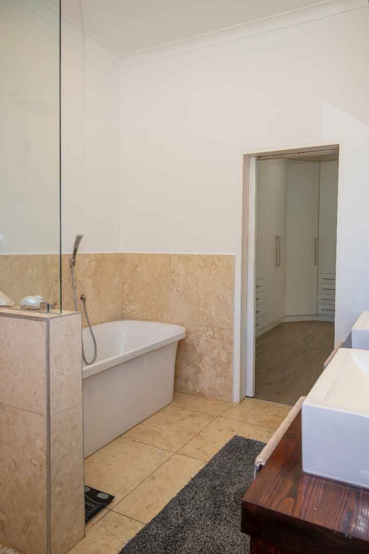 5 Bedroom Property for Sale in Walmer Eastern Cape